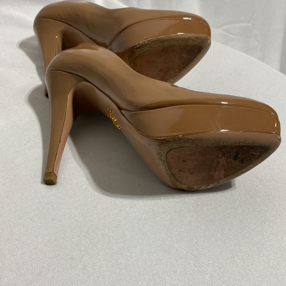 Prada - heels - Picture 3 of 7